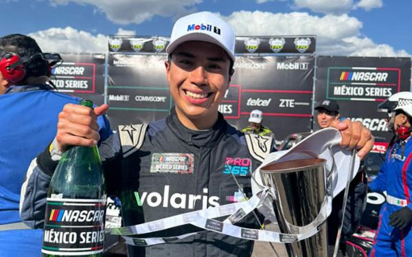 Podio para Eloy López y Helio Meza en vibrante carrera de NASCAR México en Aguascalientes