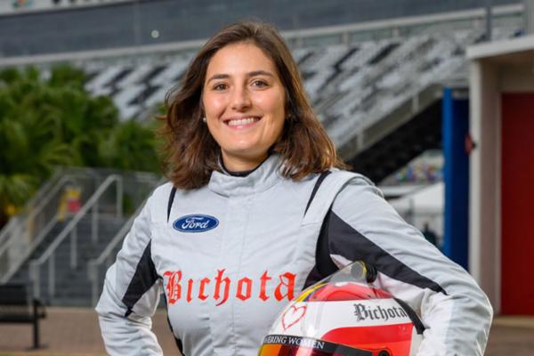 Debuta Tatiana Calderón en NASCAR Brasil con el equipo SG28